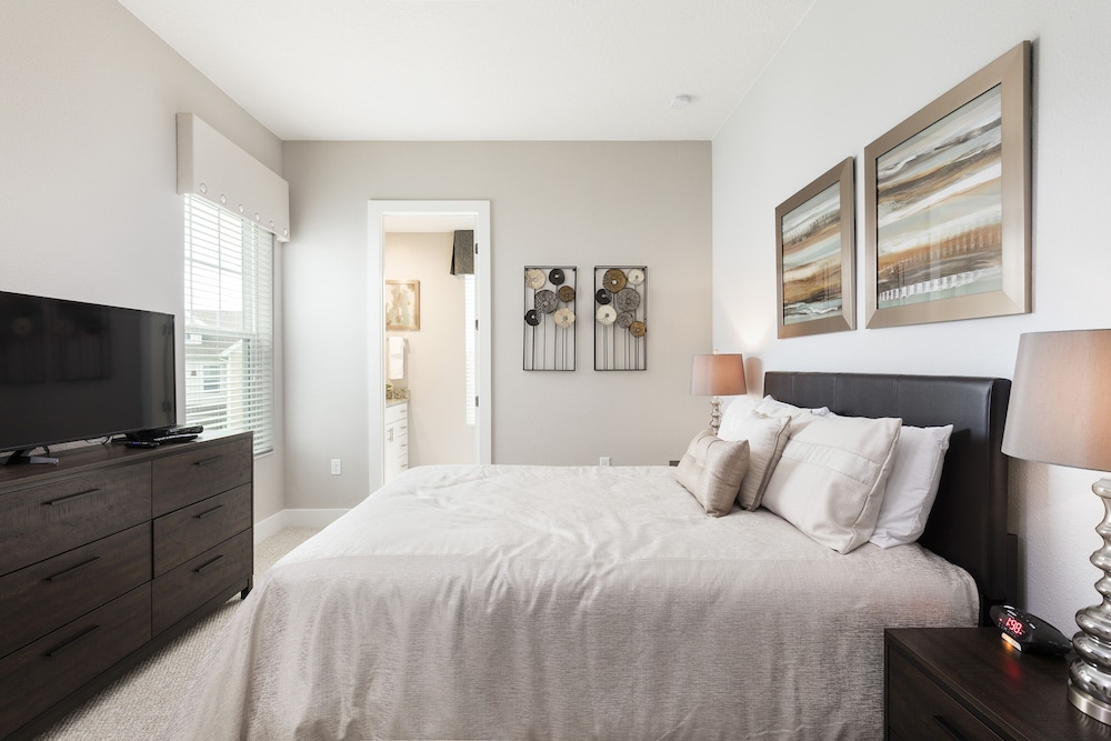 Summerville Vacation Homes by Columbia Management