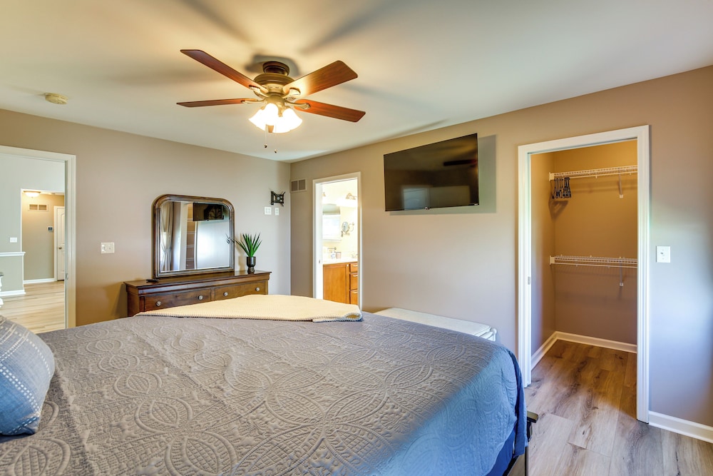 Sip, Soar & Explore: Spacious Union Home w/ Yard