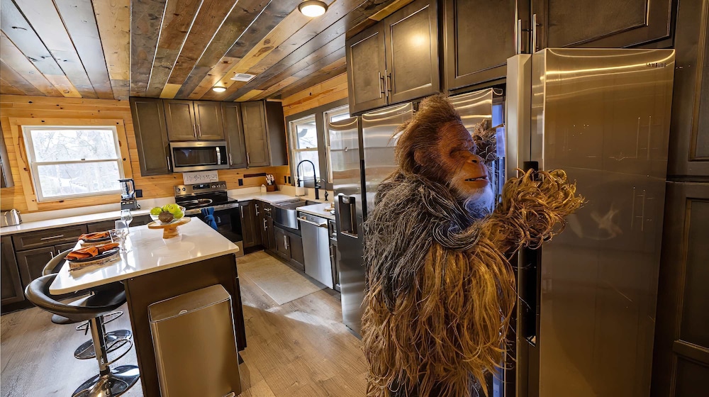 Bigfoot Bunkhouse Pool Views Theater Arcade Firepit Book Now