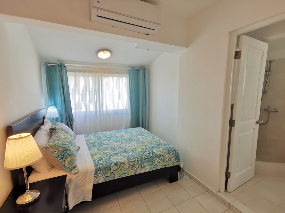 Los Corales Tropical Beach Resort & SPA