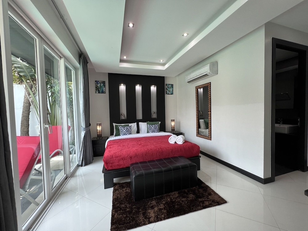 Hollywood Pool Villa Jomtien Pattaya