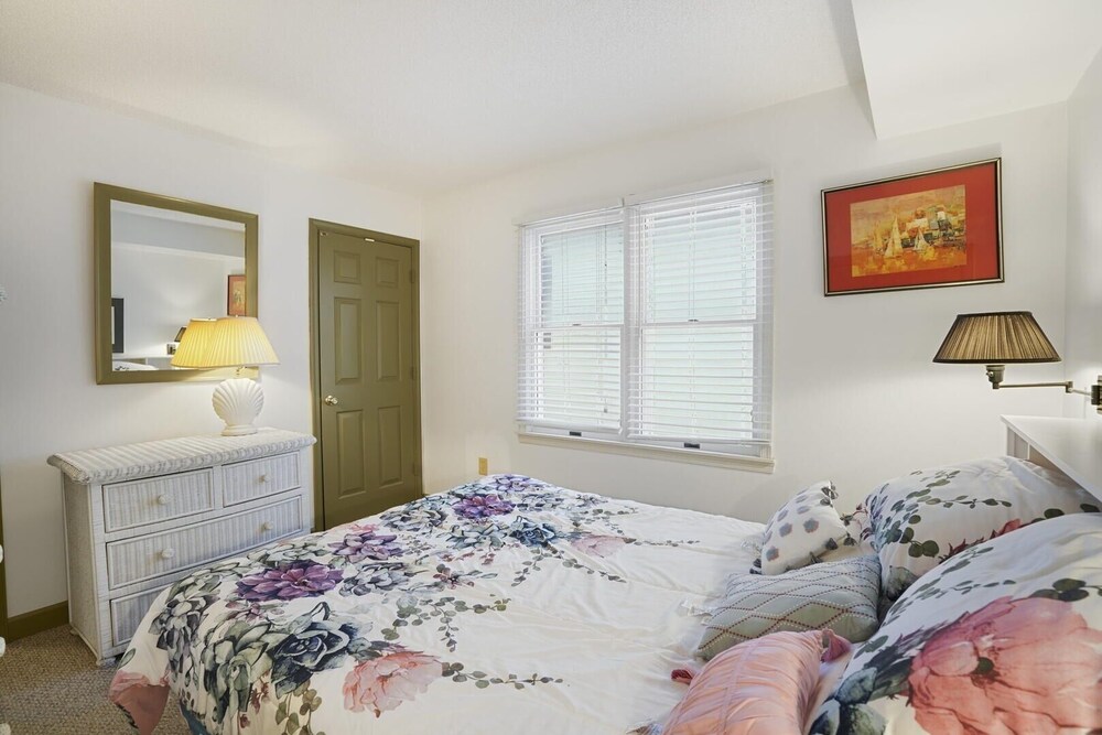 Surf Crest 103 1 Bedroom Condo by RedAwning view 5