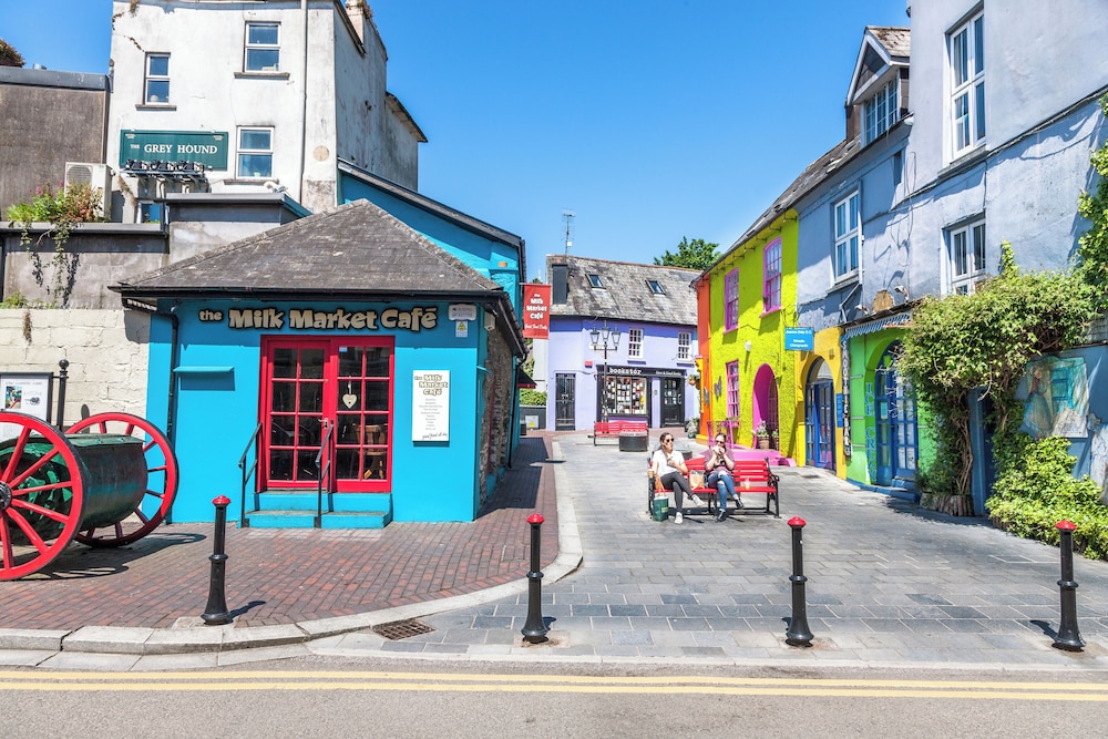 3 Bedroom Harbour View Apartment in Kinsale