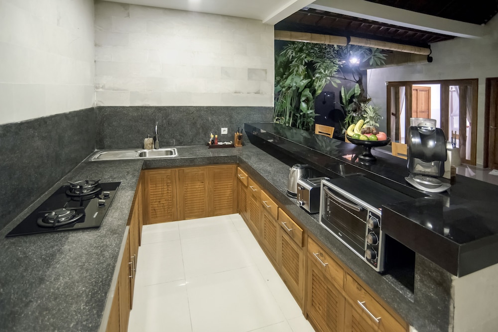 Sandi Agung Villa Bidadari
