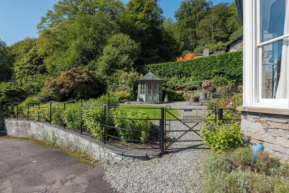 Stepping Stones House