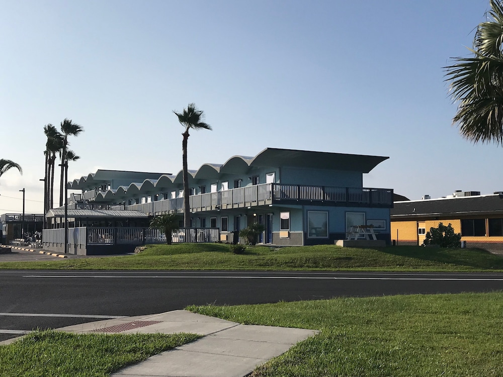 Blue Wave Inn view 2