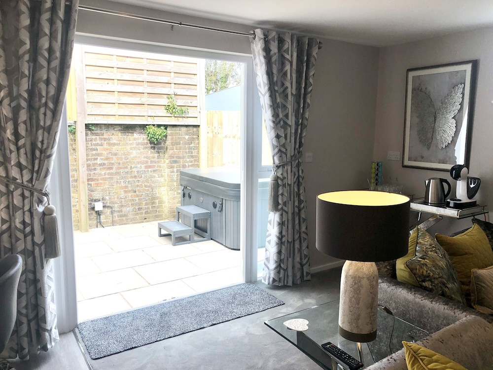 De Courceys Manor Cottages view 3
