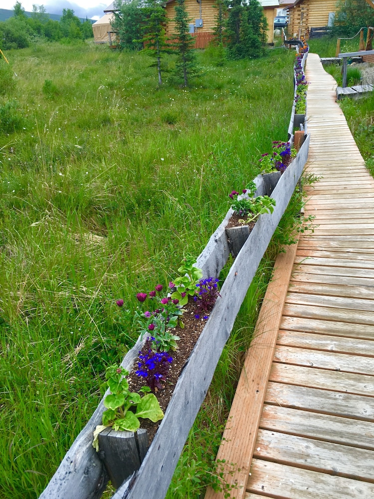 Earthsong Lodge