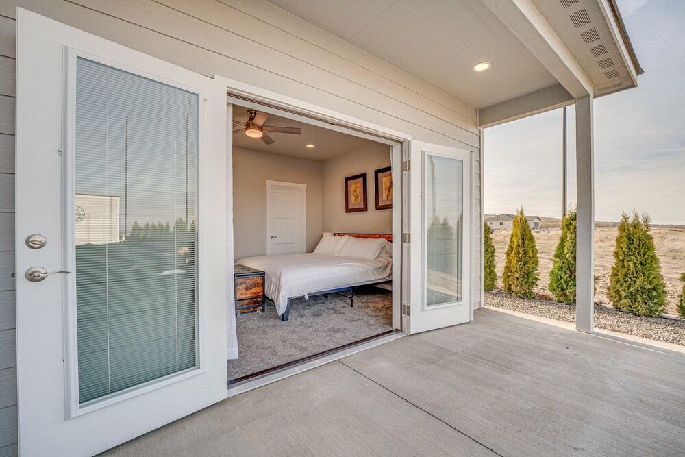 Moses Lake Vacations - Potholes State Park Getaway w/ Private Hot Tub! - Property Image 3