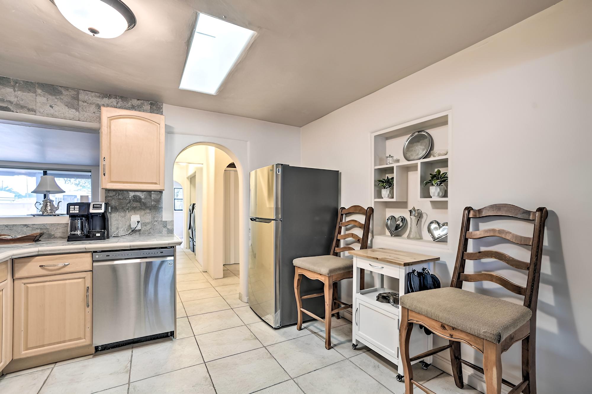 Adobe Albuquerque Home ~ 5 Mi to Old Town! view 4