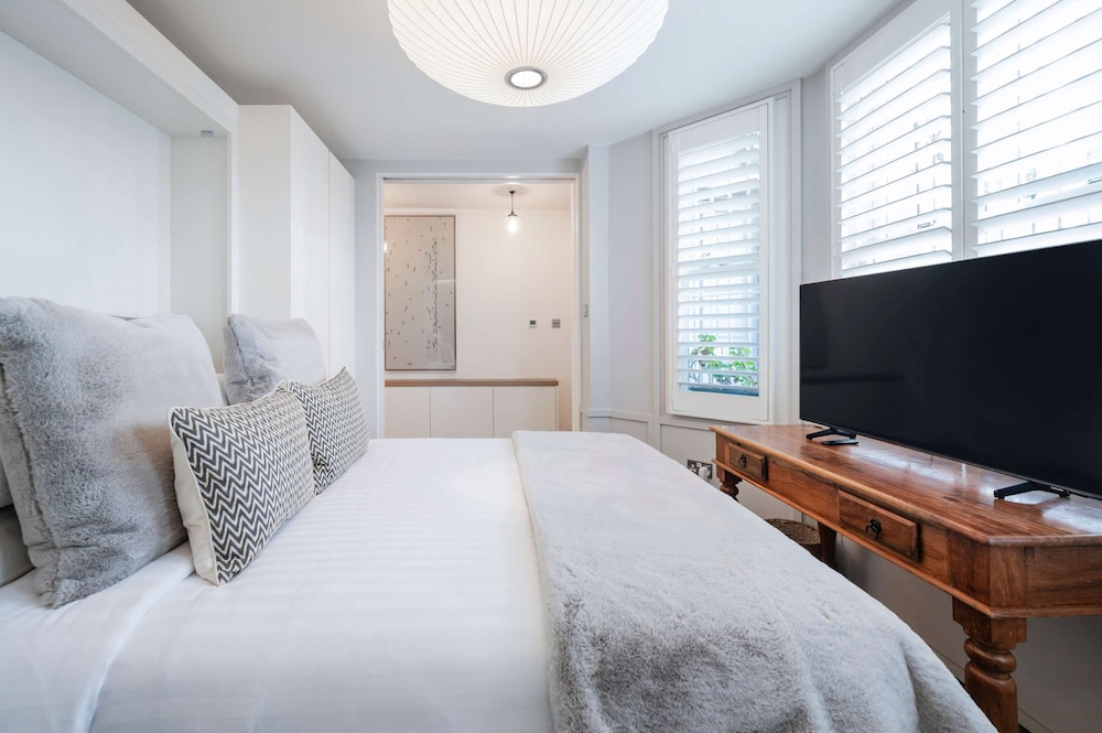 The Portobello Star - by Out of Office Lifestyle