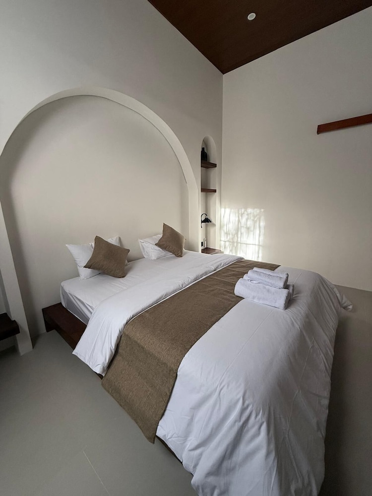 Malasama suites hotel