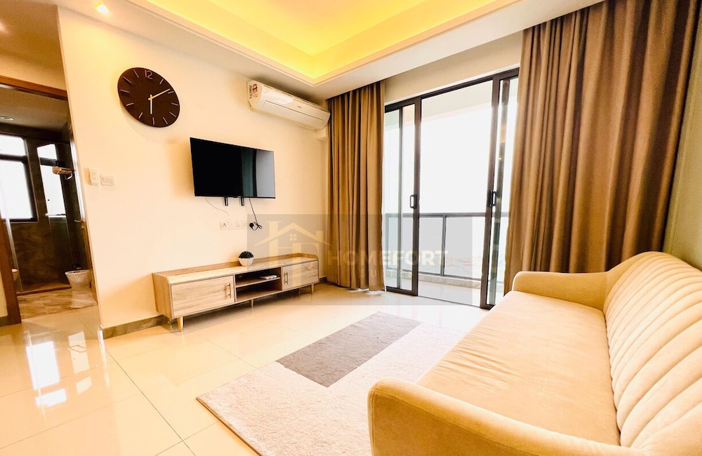 R&F PRINCESS COVE BY HOMEFORT SUITES