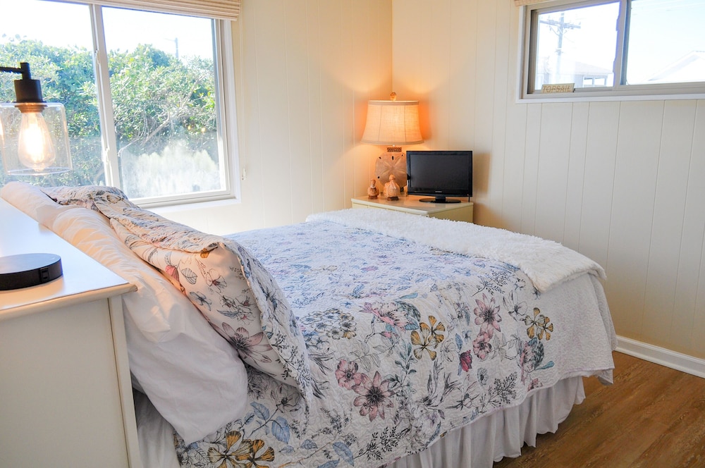 Sunray Cottage by Topsail Realty