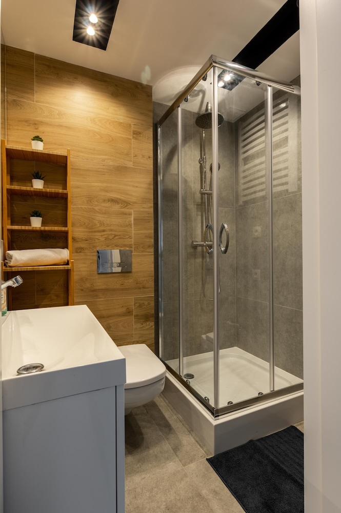 Warsaw Concierge Silver Apartment view 5