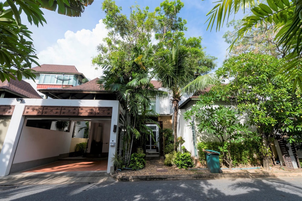 Tropical Garden Paradise Villa