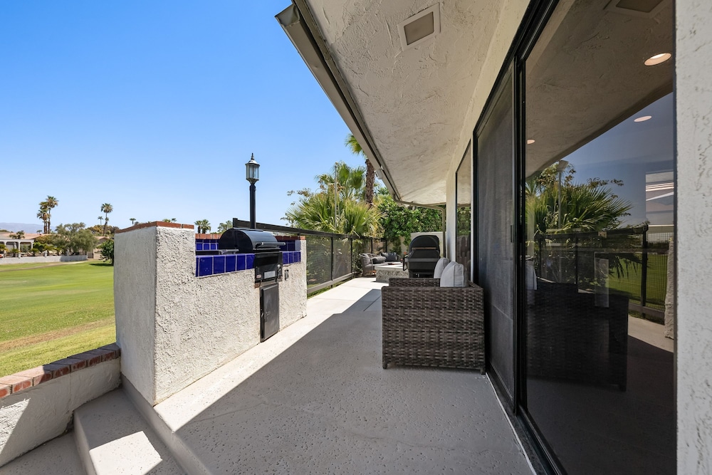Edgy House Pool Hot Tub and Golf Course Views
