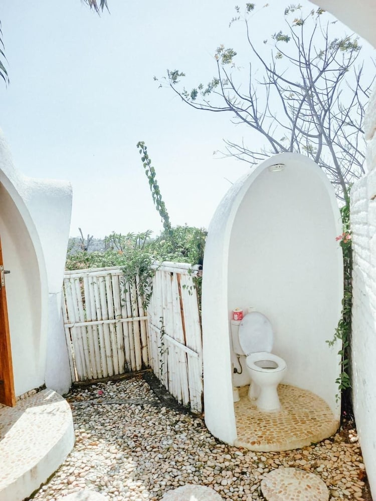 Mentigibay Dome Villa Lombok