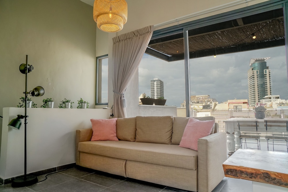 Penthouse & Sunset view 2