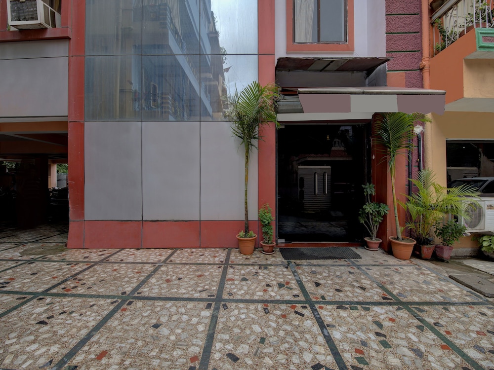OYO 4275 Hotel Sunraj Residency - Property Image 3