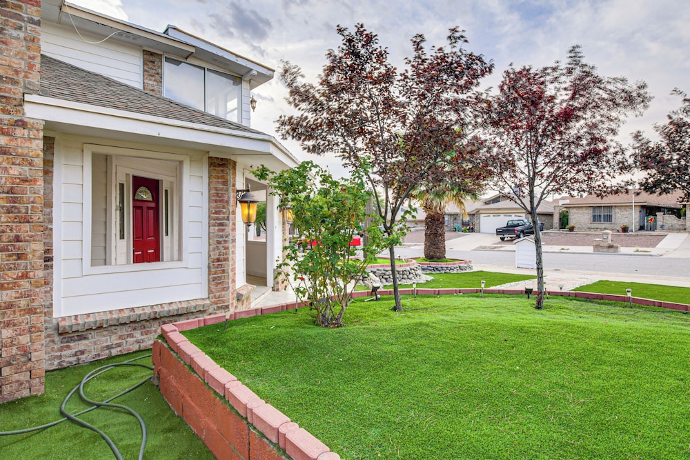 13 Mi to Downtown El Paso: Home w/ Game Room & Bar