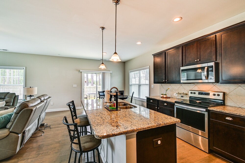 Pet-friendly Fayetteville Home w/ Hot Tub! view 2