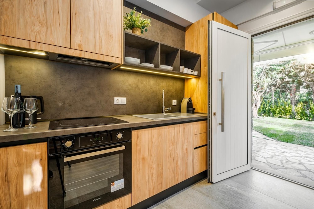 Coel Luxury Suites S1 by Travel Pro Services photo 5