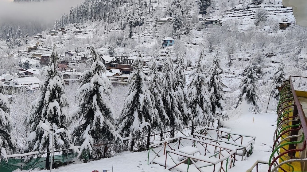 Undiscovered Mountains Hotel