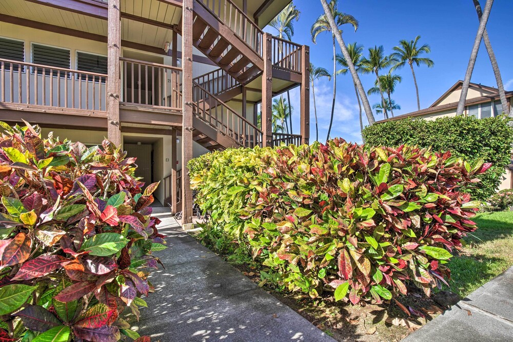 Oceanfront Kailua-kona Condo w/ Community Pool! view 3