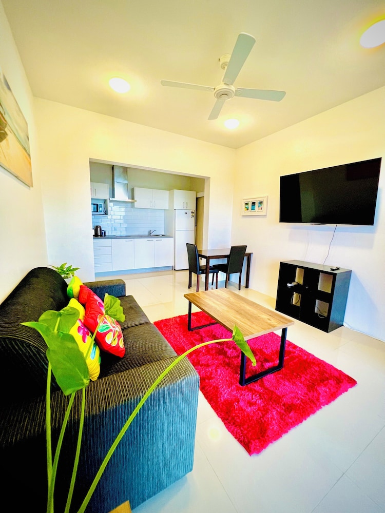 Nikao Hillside Suite
