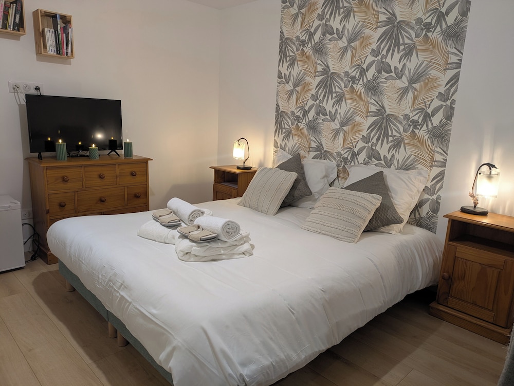 L'Escapade Nature et Gourmande, Chambres d'Hote avec Piscine