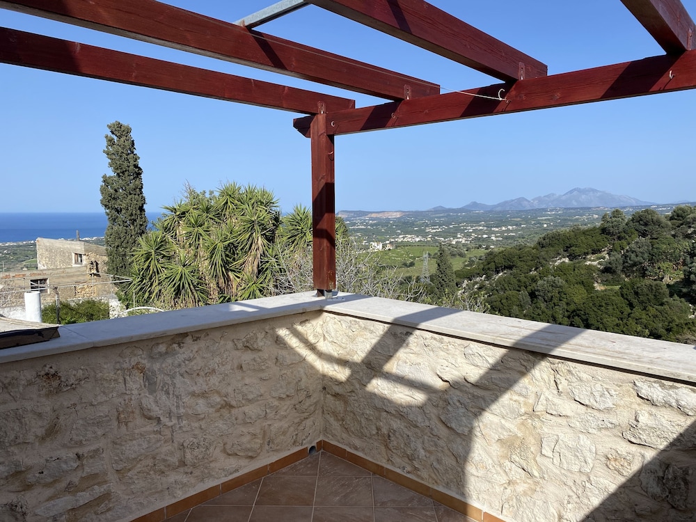 La Perla de Maroulas view 5