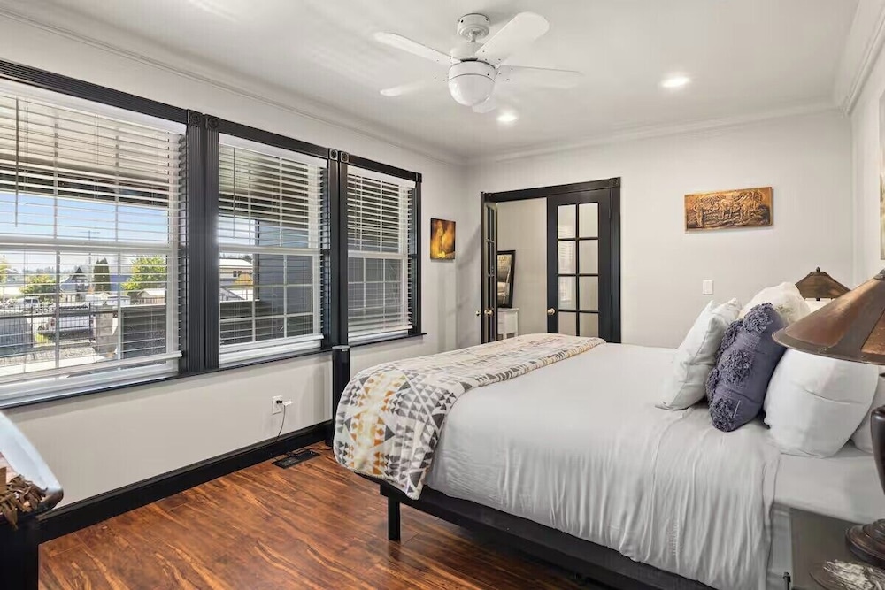 The Three Bears Retreat - King suites