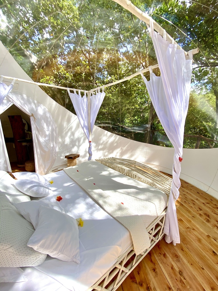 Rock and Sea Resort