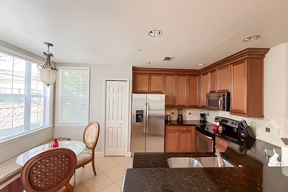 Modern 3BR Condo Reunion Resort + Pool Access