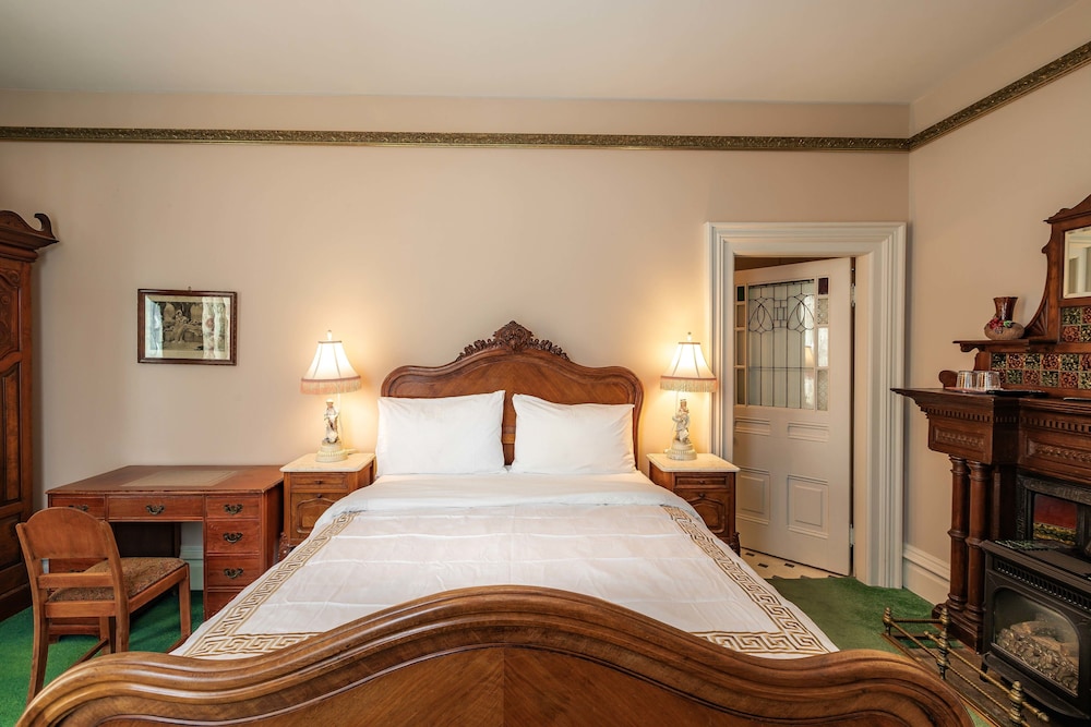Amethyst Inn at Regents Park-1