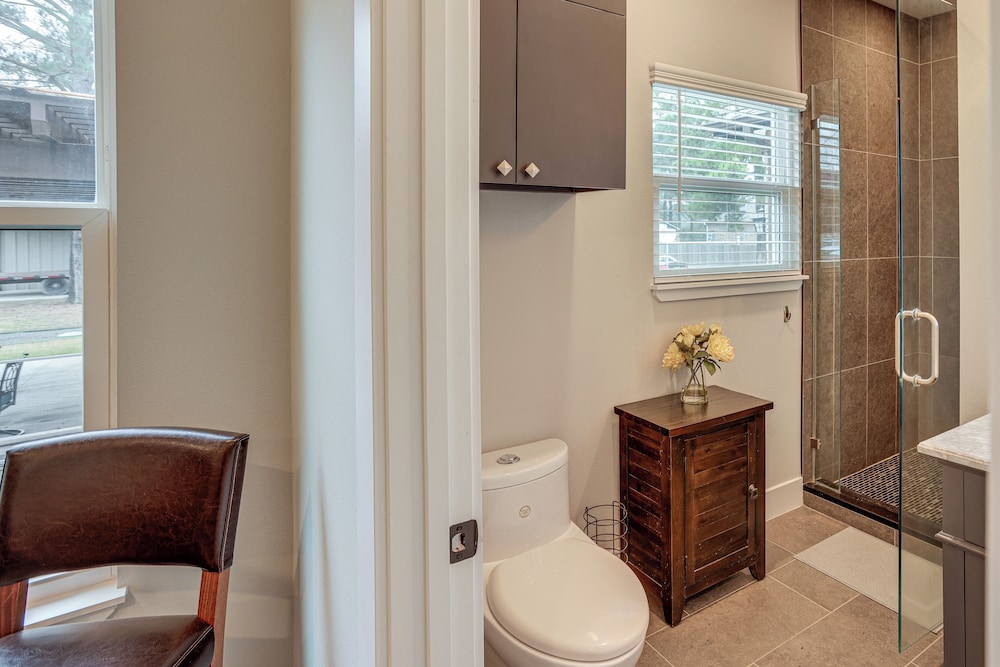 Pets Welcome: Home w/ Deck & Patio in Hockley!