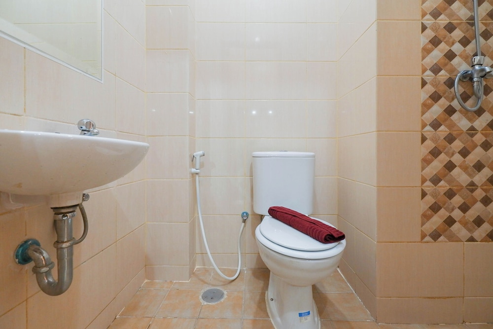 Comfortable And Well Furnished Studio Dave Apartment