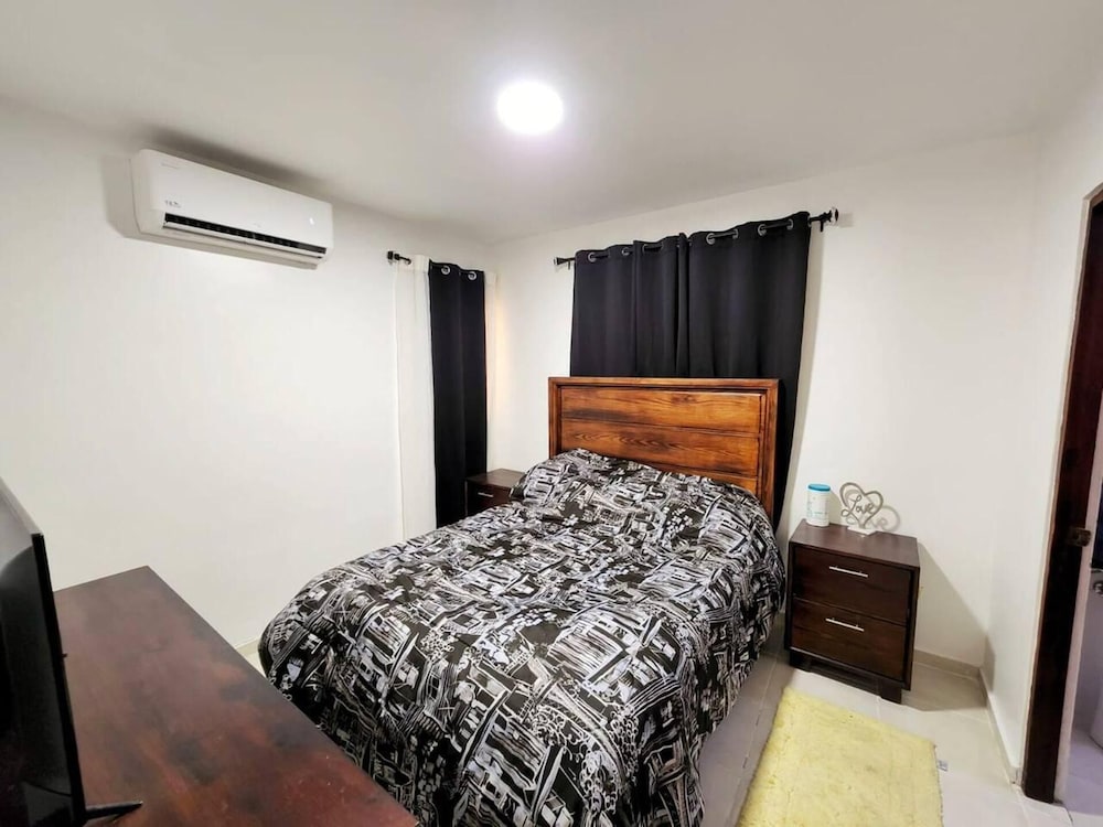 Charming 3-bed Apartment 2 Bano Aire Acondicionado view 3