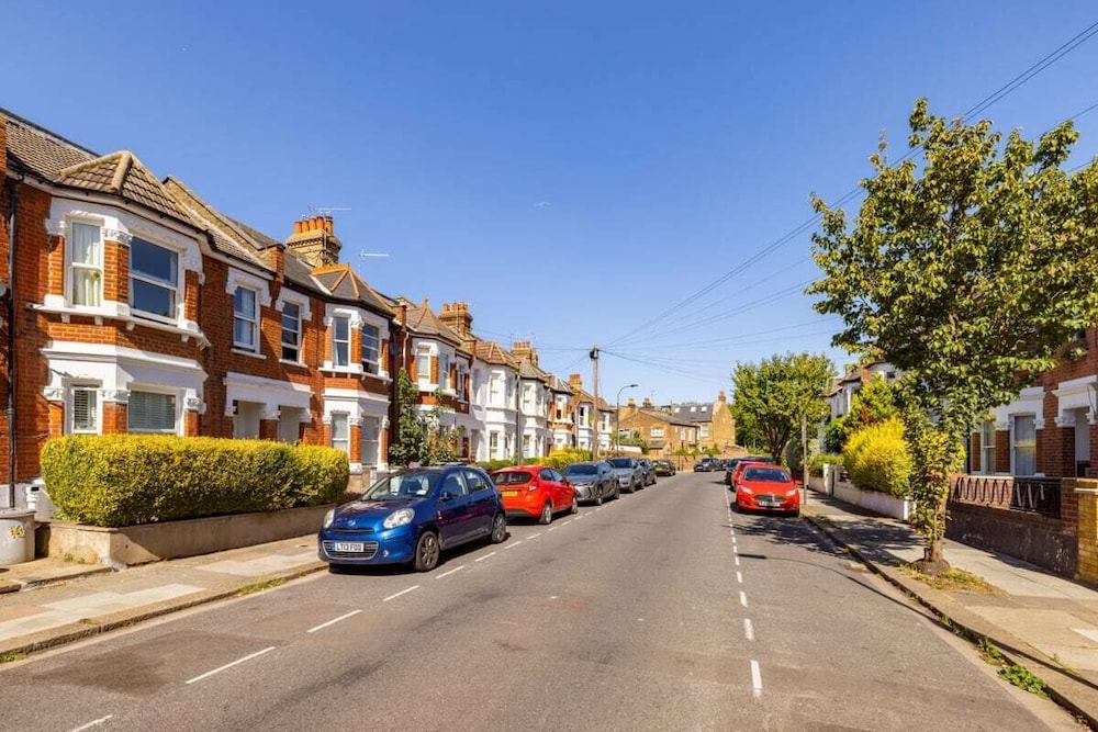 The Fulham Bolthole - Beckoning 2bdr Flat With Garden