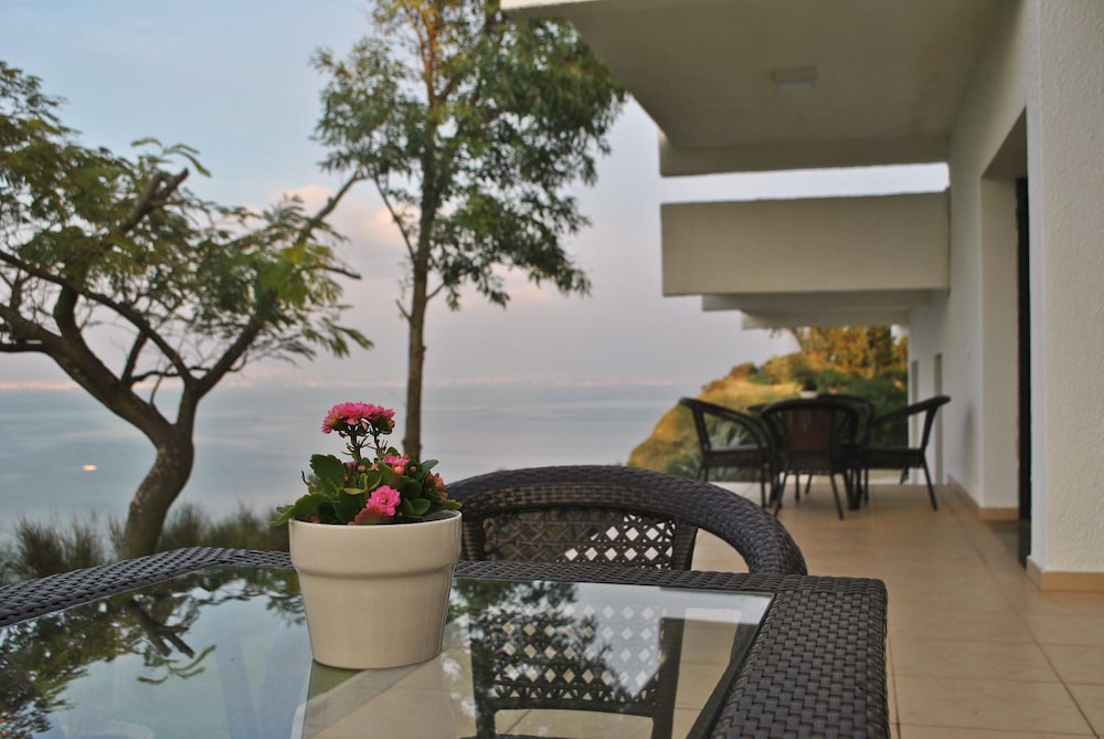 Angelbay Bungalows