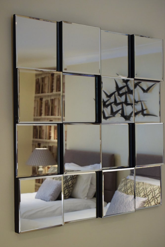 Meridian Place - yourapartment view 4