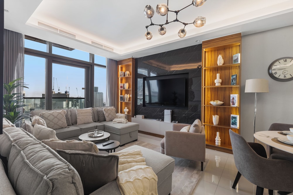 Gogoto LUX Burj View Spacious