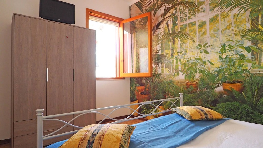 Mimosa - House 5 Places 2 Bedrooms on the Beach