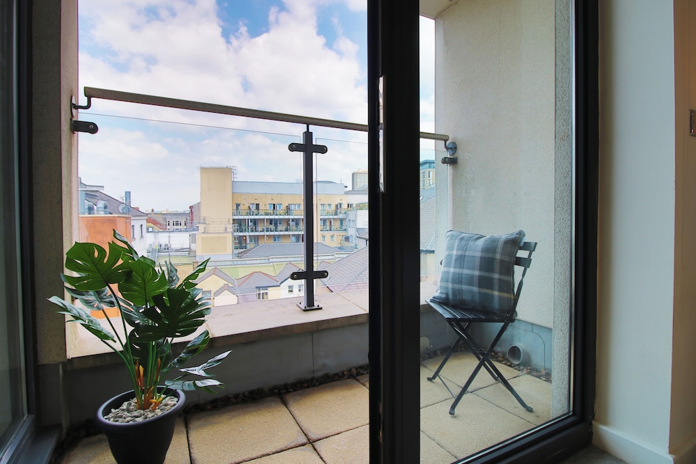 Dray Court-Cardiff City centre view 5