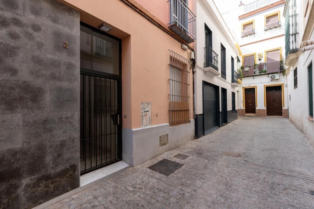 Charming Apartment in El Arenal, Sevilla's Heart