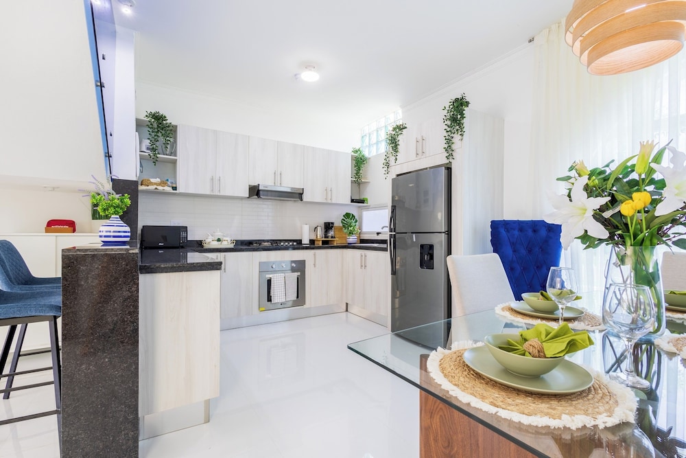 3BR Villa With Pool Rooftop and BBQ Gated Area