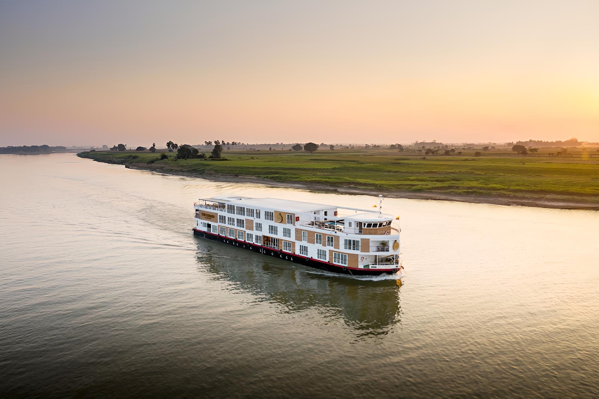 The Strand Cruise view 4