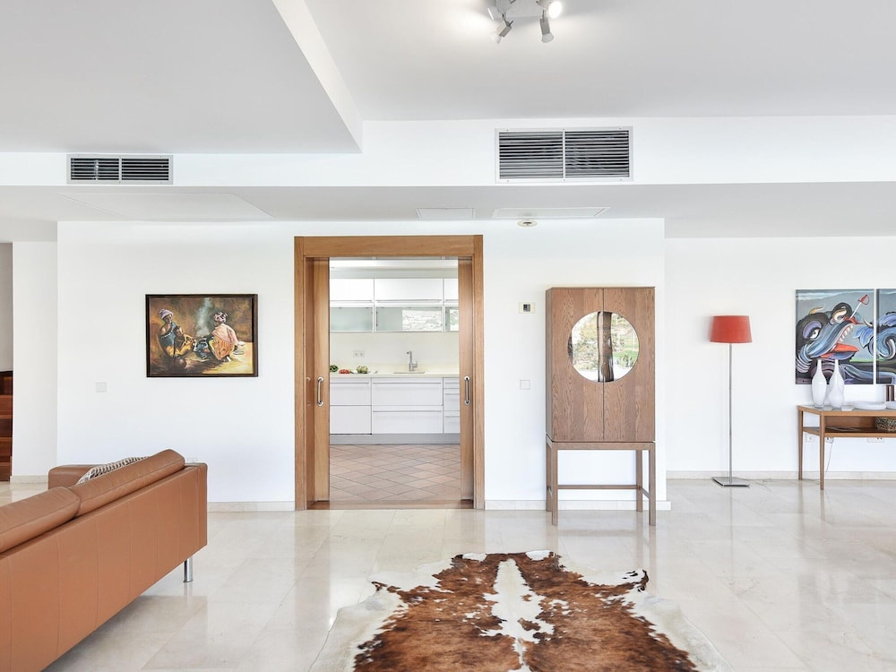 Villa With Private Pool in the Golf Resort