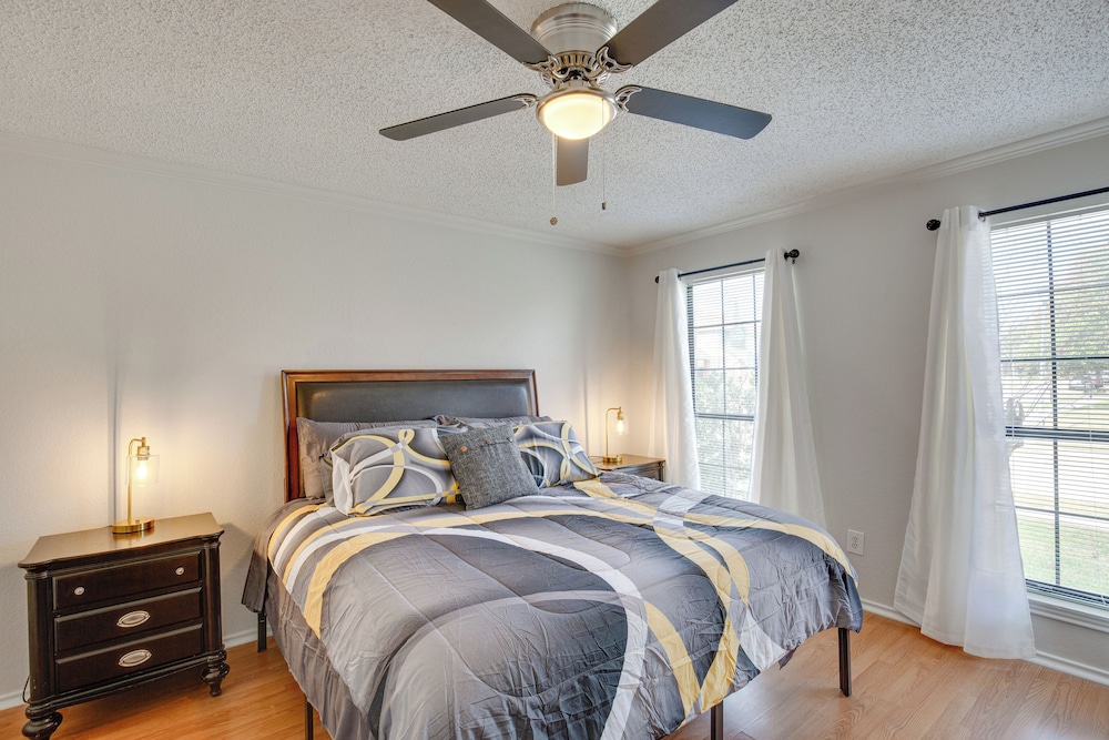 Pet-friendly Carrollton Home w/ Fenced Backyard! view 3